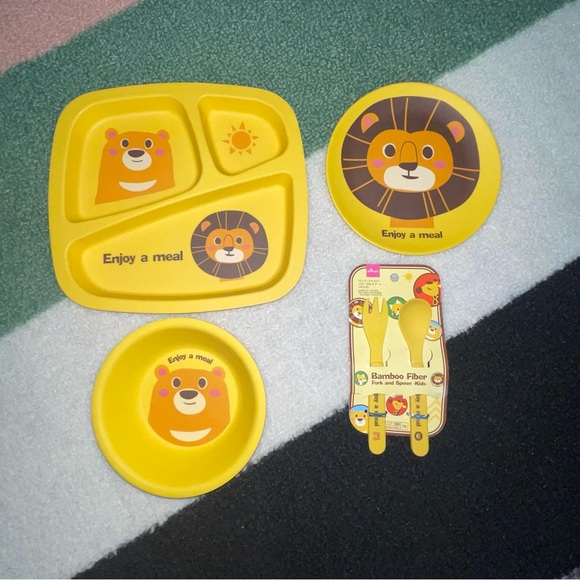 🦁 Daiso Safari Kids Dinnerware/Flatware Set - Picture 2 of 6